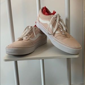 Vans “Off the Wall” Pink